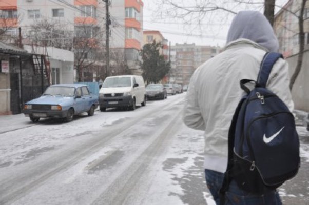 Şcolile din Constanţa rămân închise şi marţi